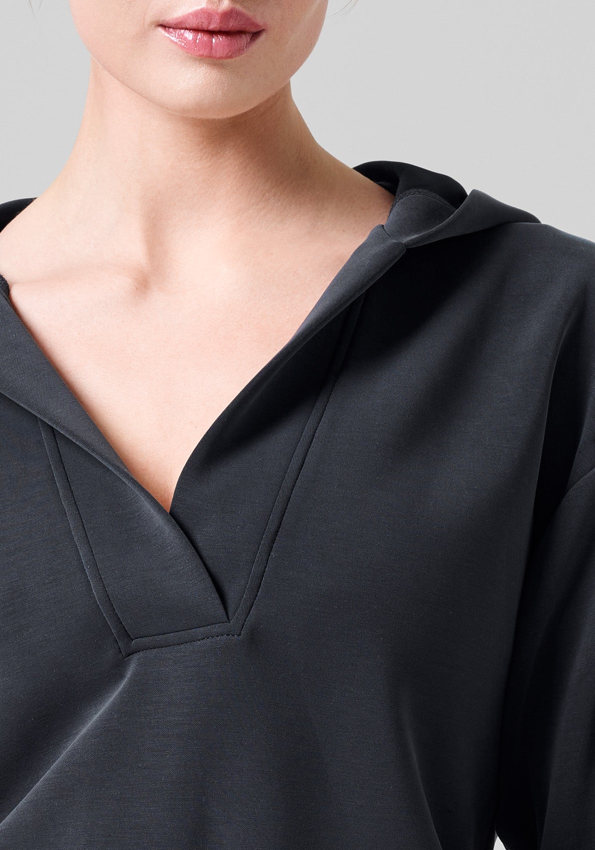 Peachy V-Neck Hoodie - Black