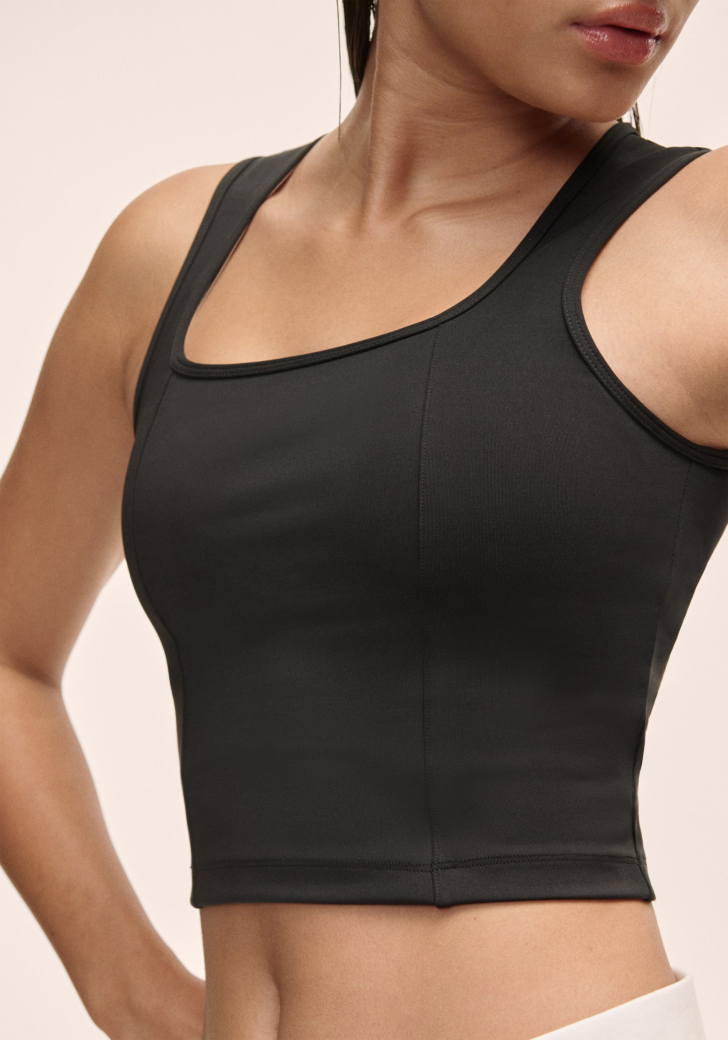 Edge Crop Top - Black